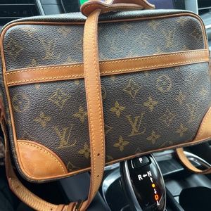 LV purse
